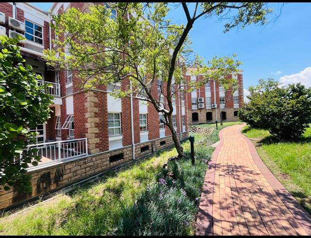 362M² OFFICE TO LET IN FOURWAYS